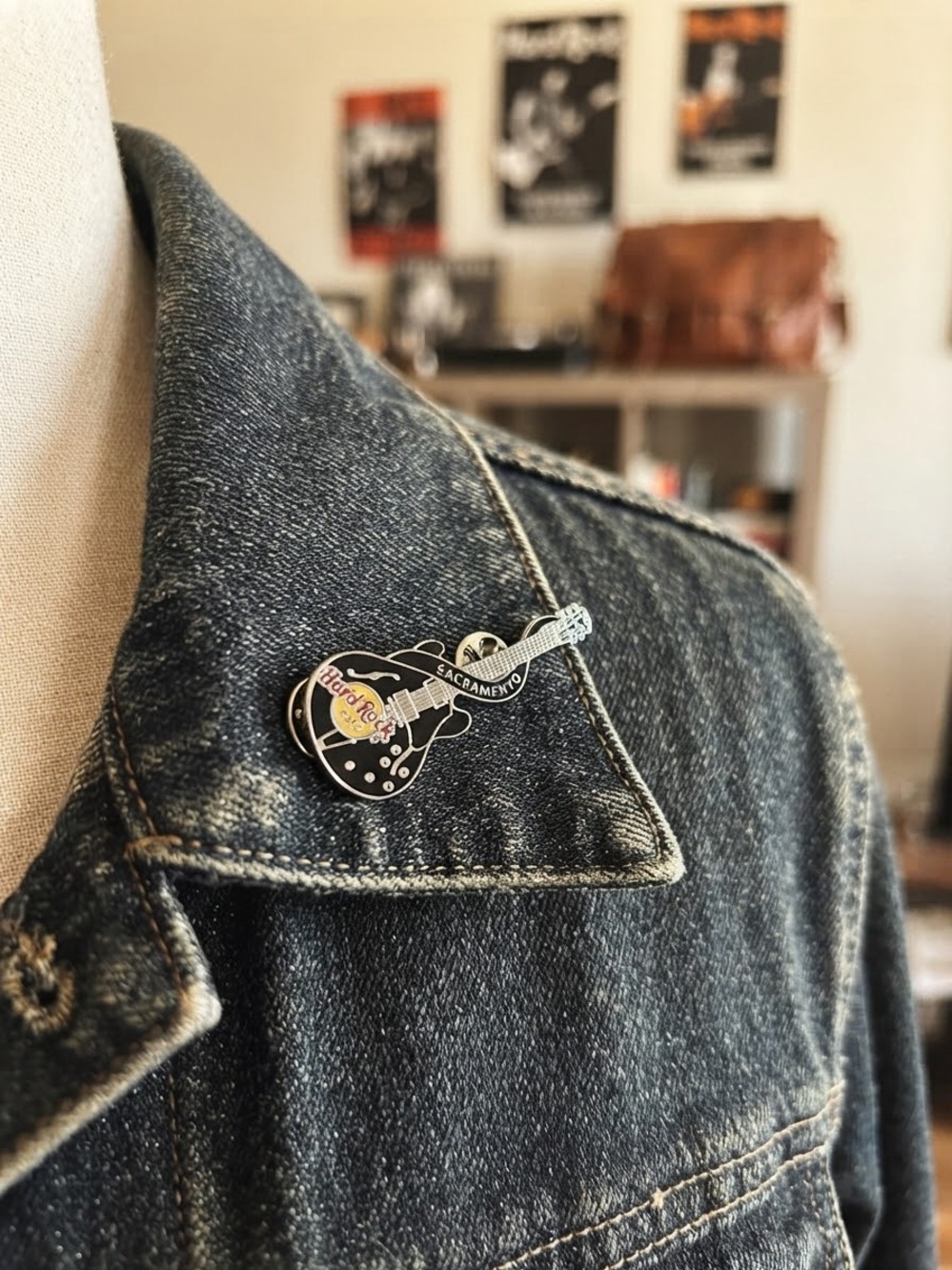 Hard Rock Cafe Sacramento Black Guitar Enamel Pin
